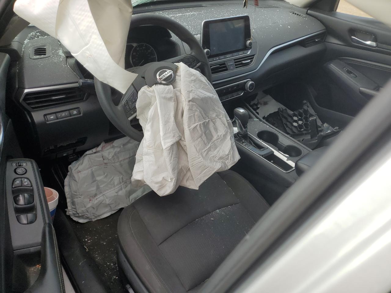 Nissan Altima S Image 6