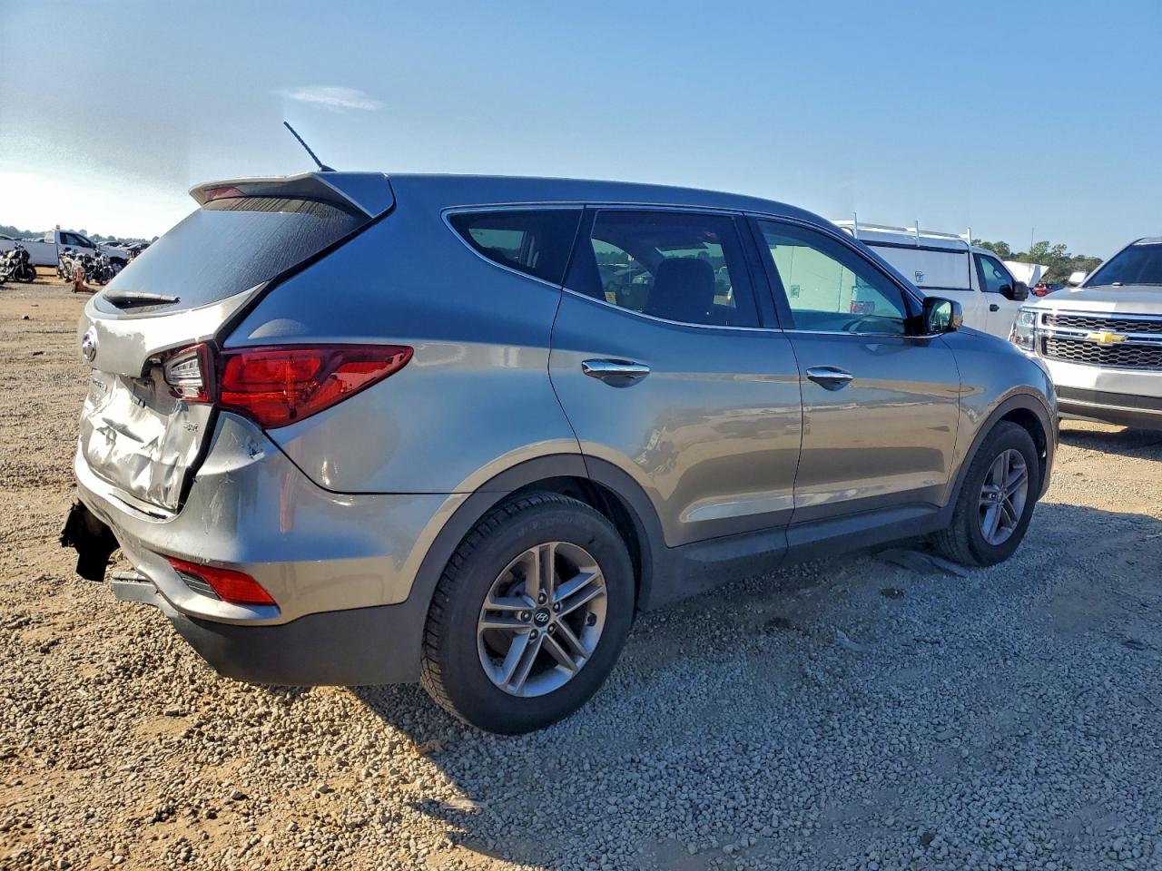 Hyundai SANTA FE Image 2