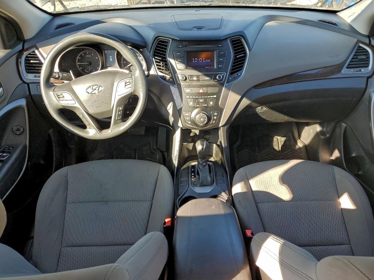 Hyundai SANTA FE Image 10