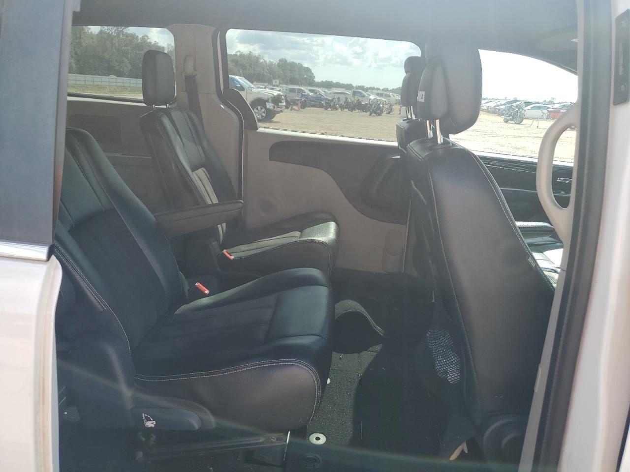 Dodge Caravan Sxt Image 9