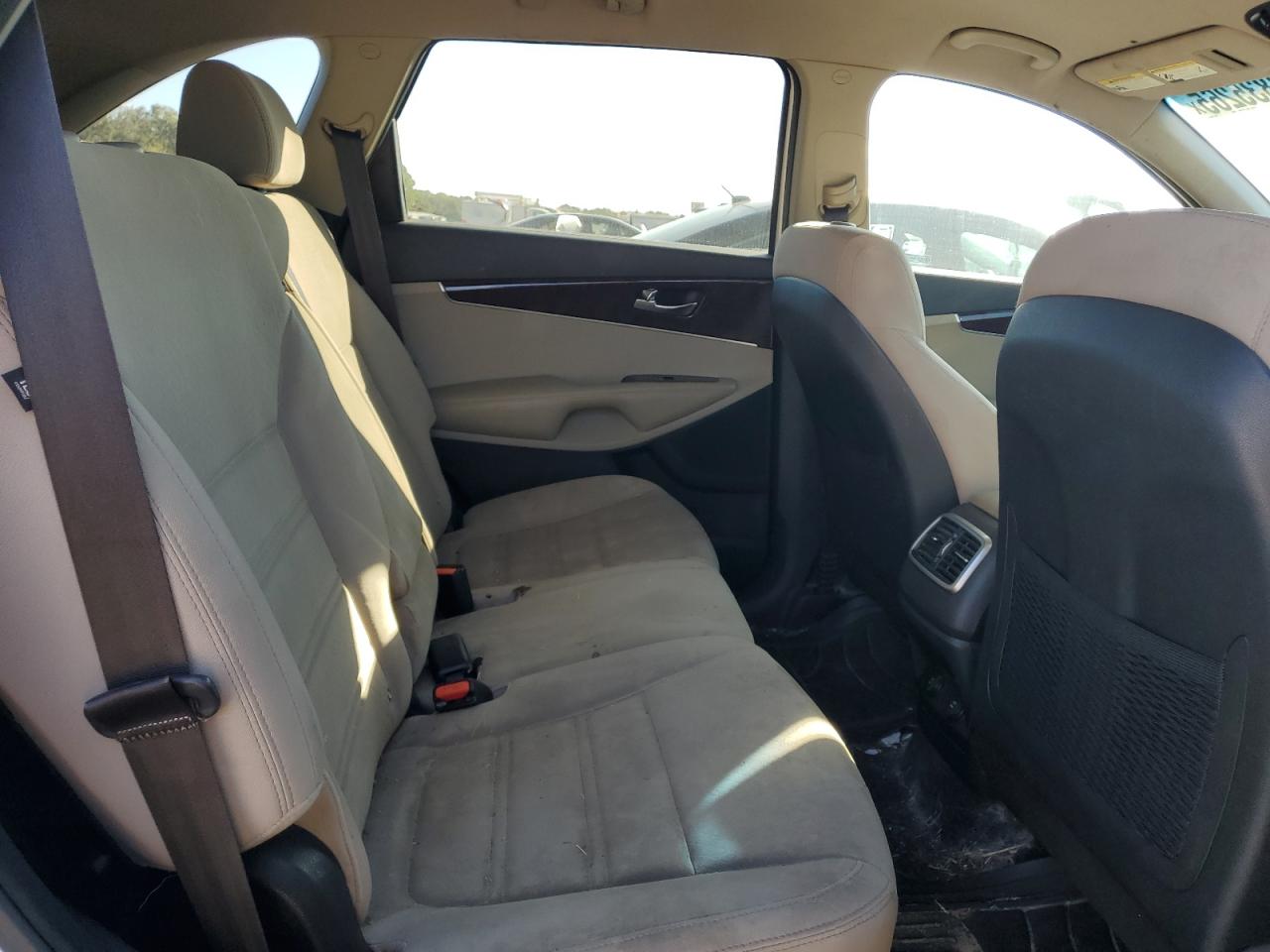 Kia Sorento Lx Image 8