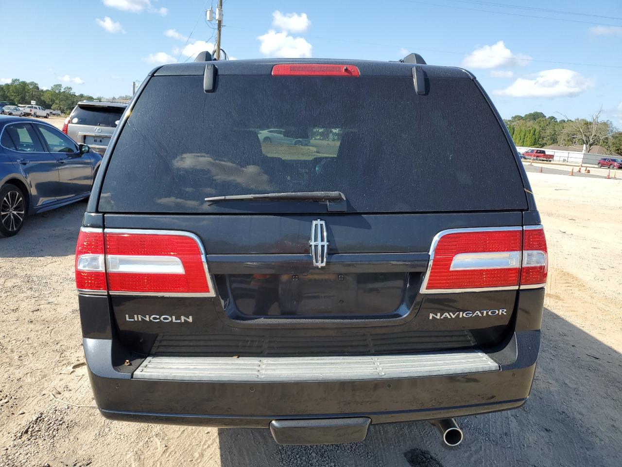 Lincoln Navigator Image 11
