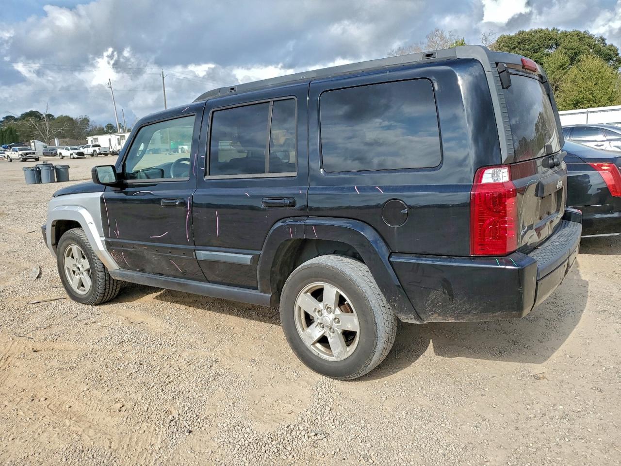 Jeep Commander Image 2