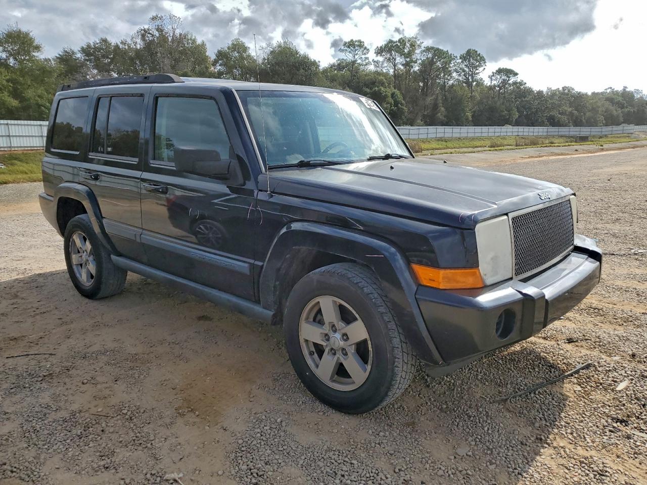 Jeep Commander Image 9