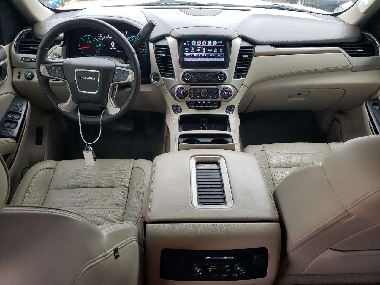 GMC Yukon Denali Image 6