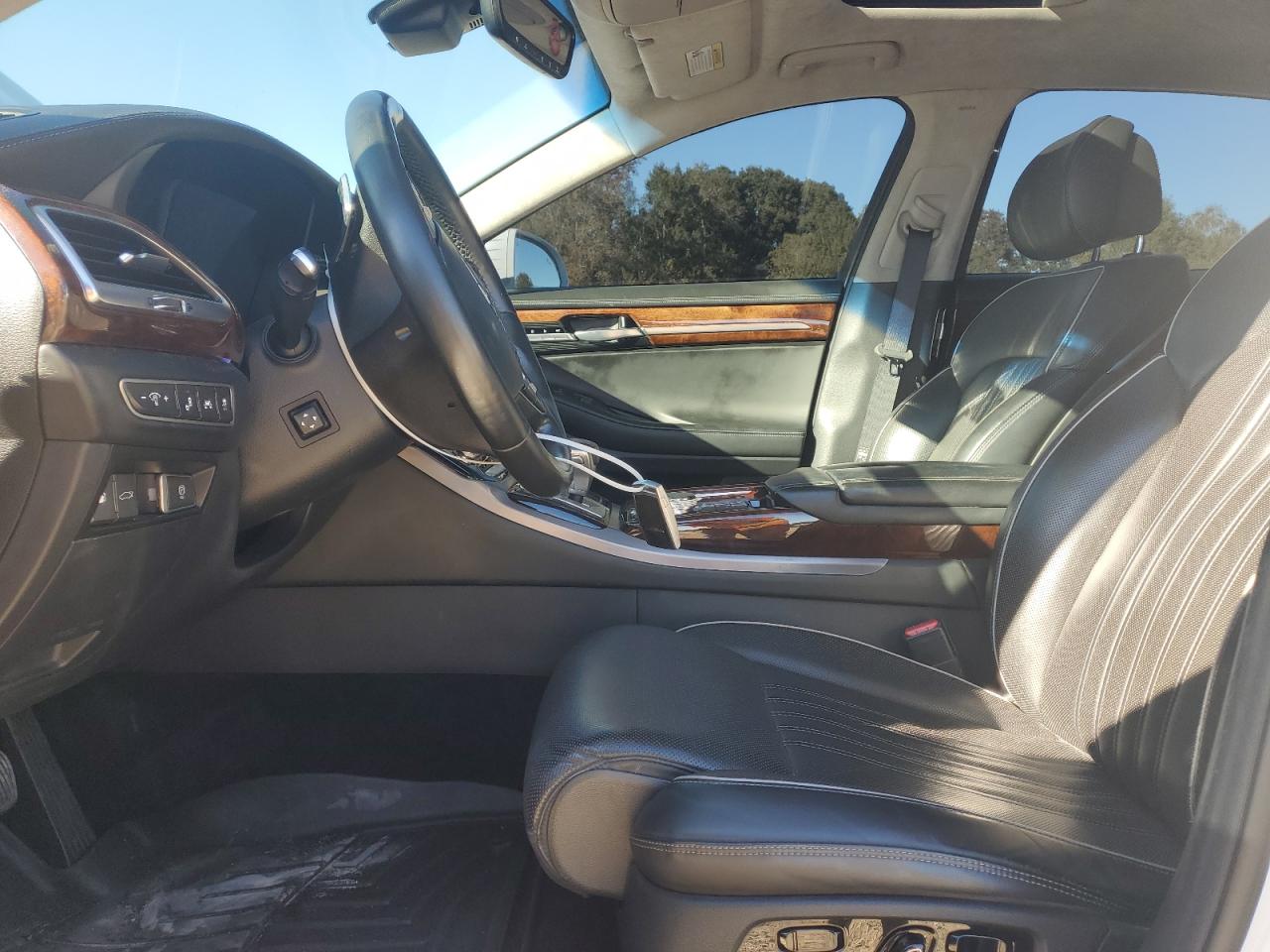 Genesis G90 Premium Image 8