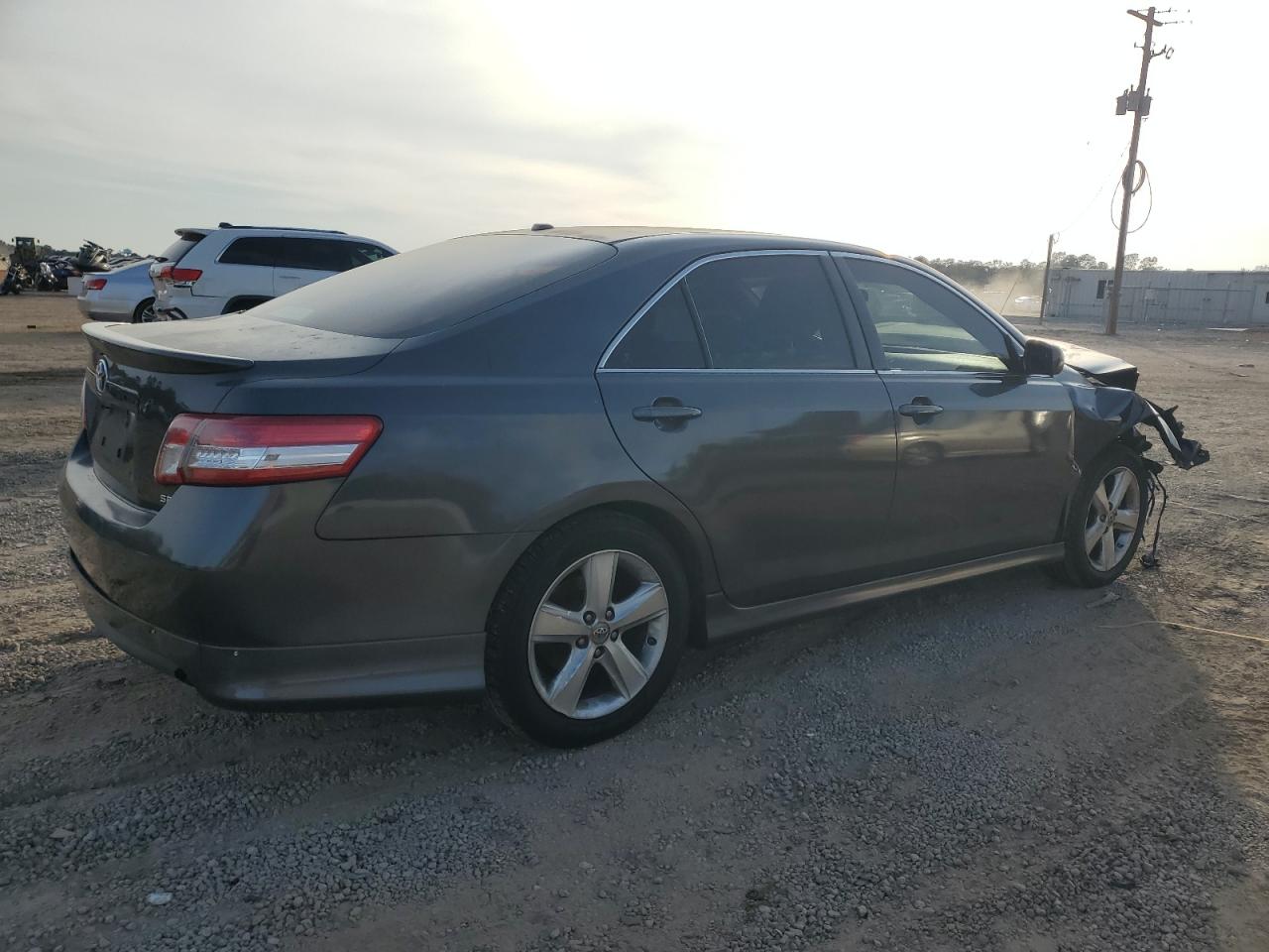 Toyota Camry Base Image 7