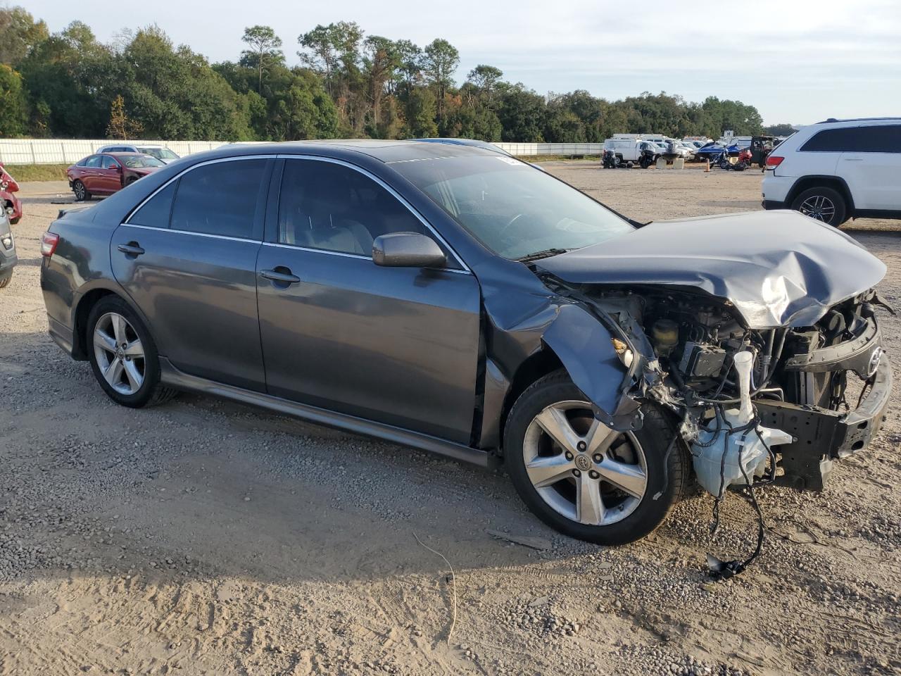 Toyota Camry Base Image 4