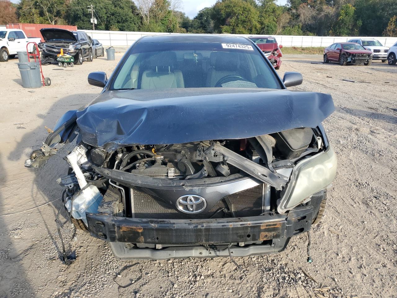 Toyota Camry Base Image 5