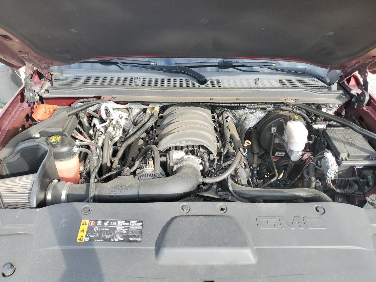 GMC Yukon Denali Image 5