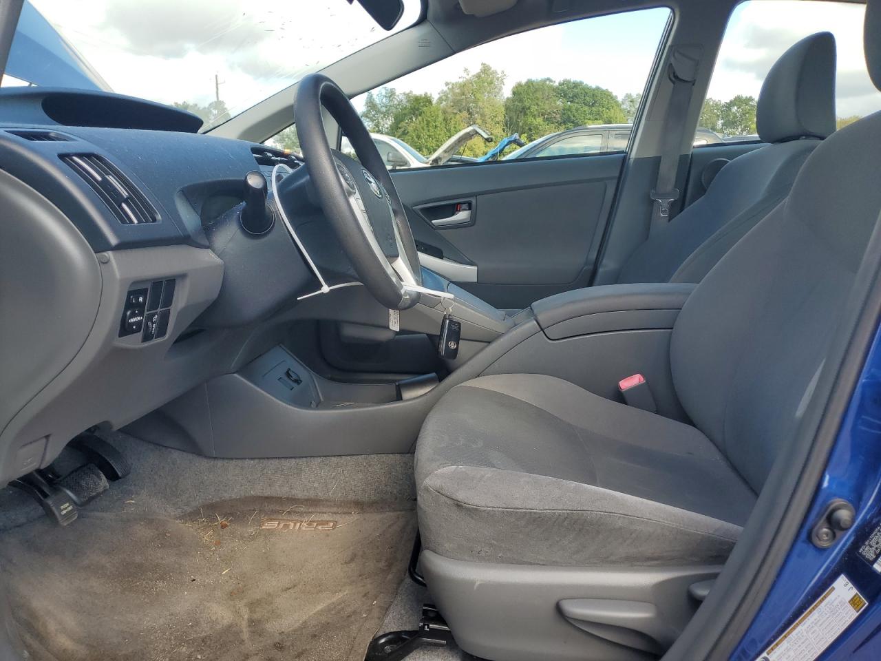 Toyota Prius Image 12