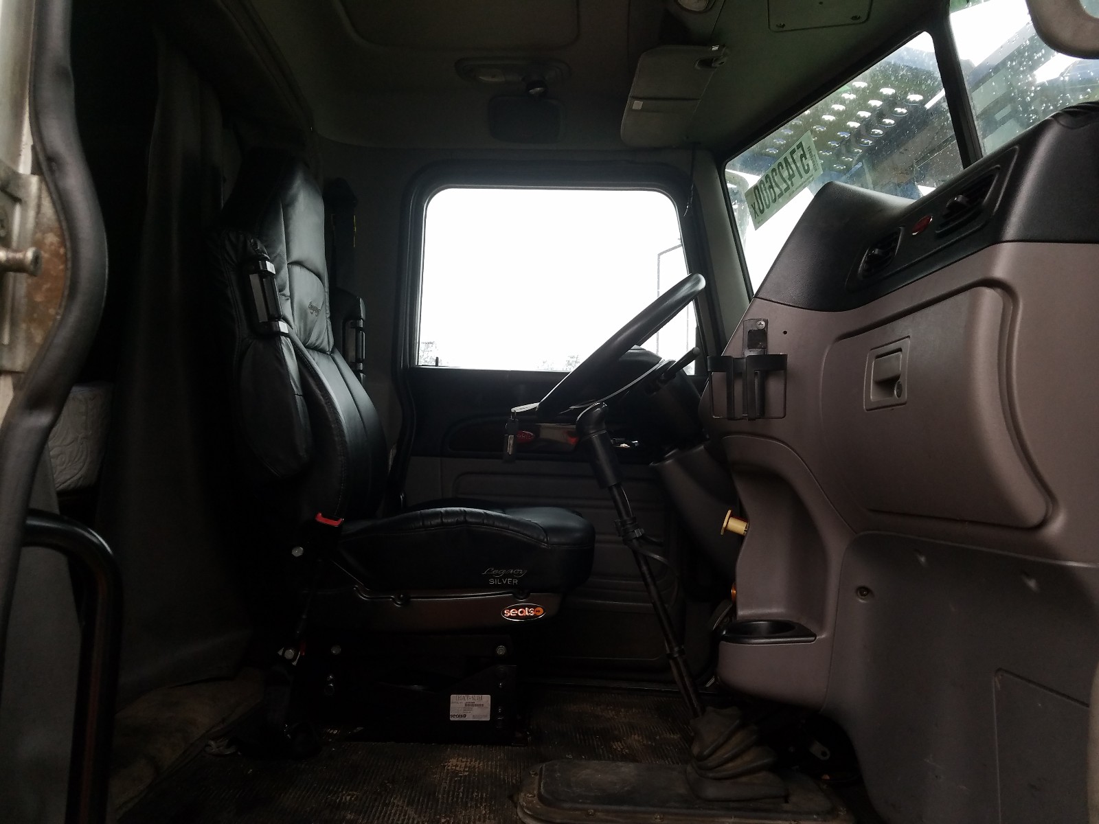 Peterbilt 388 Image 3