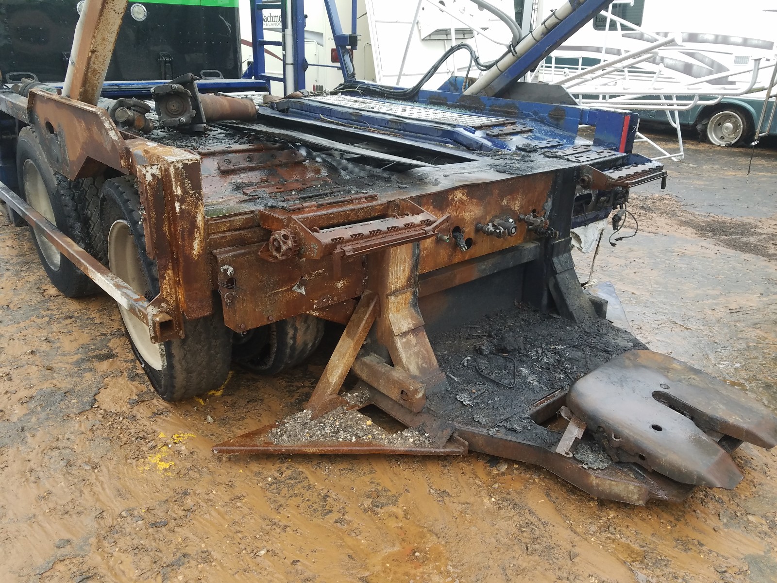 Peterbilt 388 Image 10