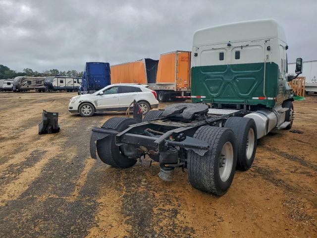 Freightliner Cascadia Image 8