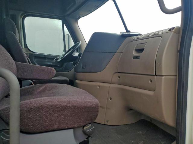 Freightliner Cascadia Image 10