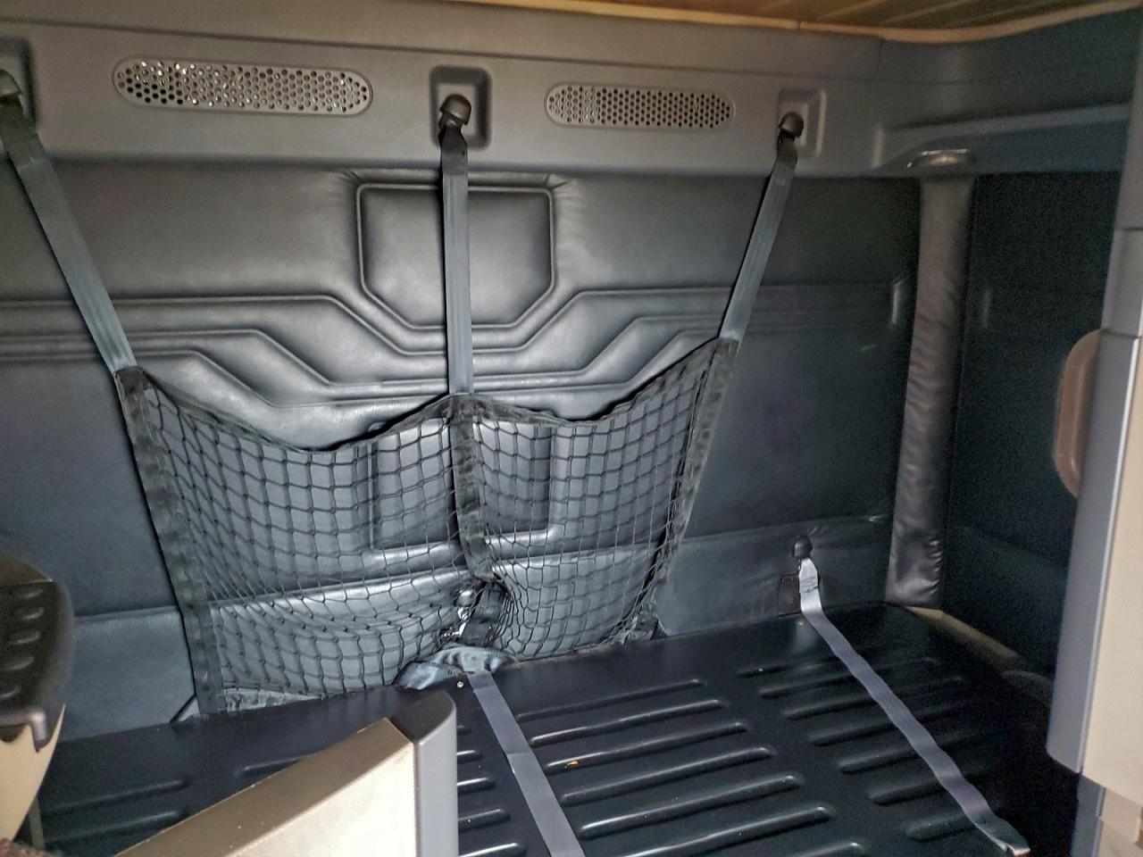 Freightliner Cascadia Image 2