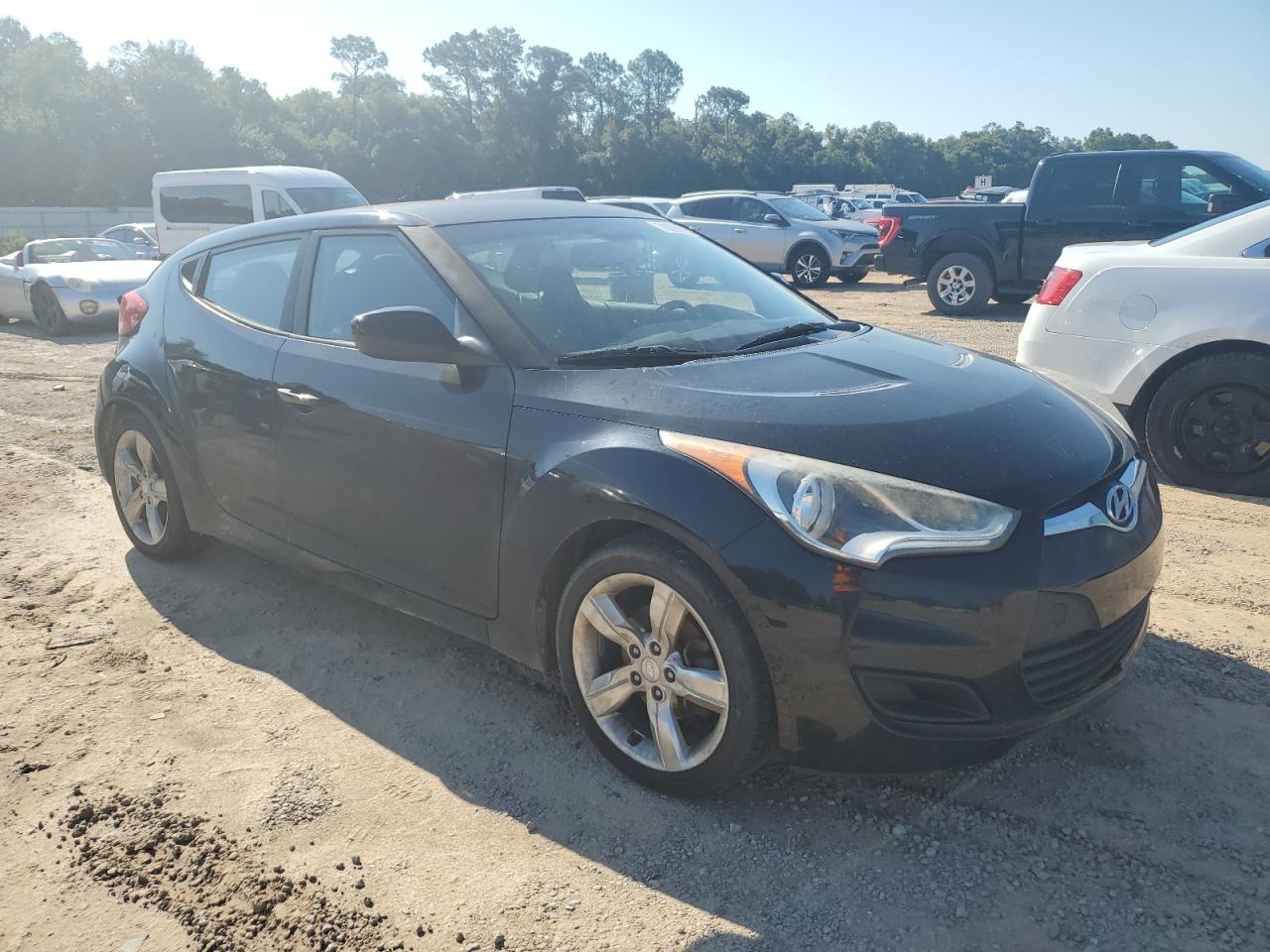 Hyundai VELOSTER Image 3