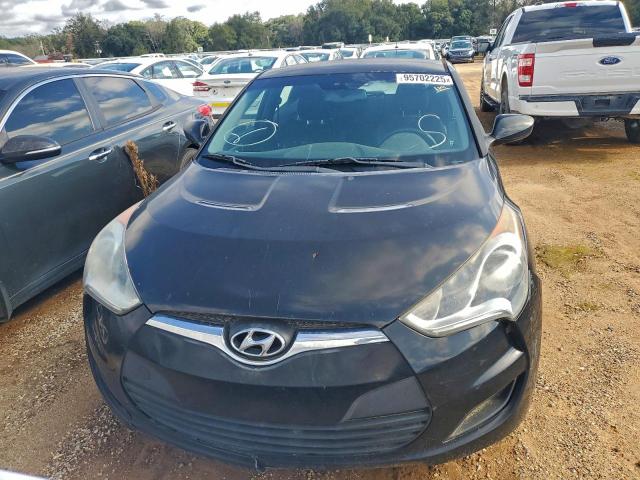 Hyundai VELOSTER Image 2