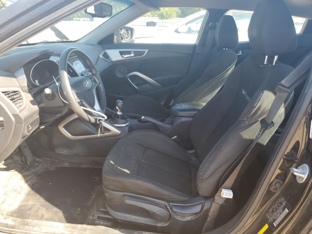 Hyundai VELOSTER Image 6