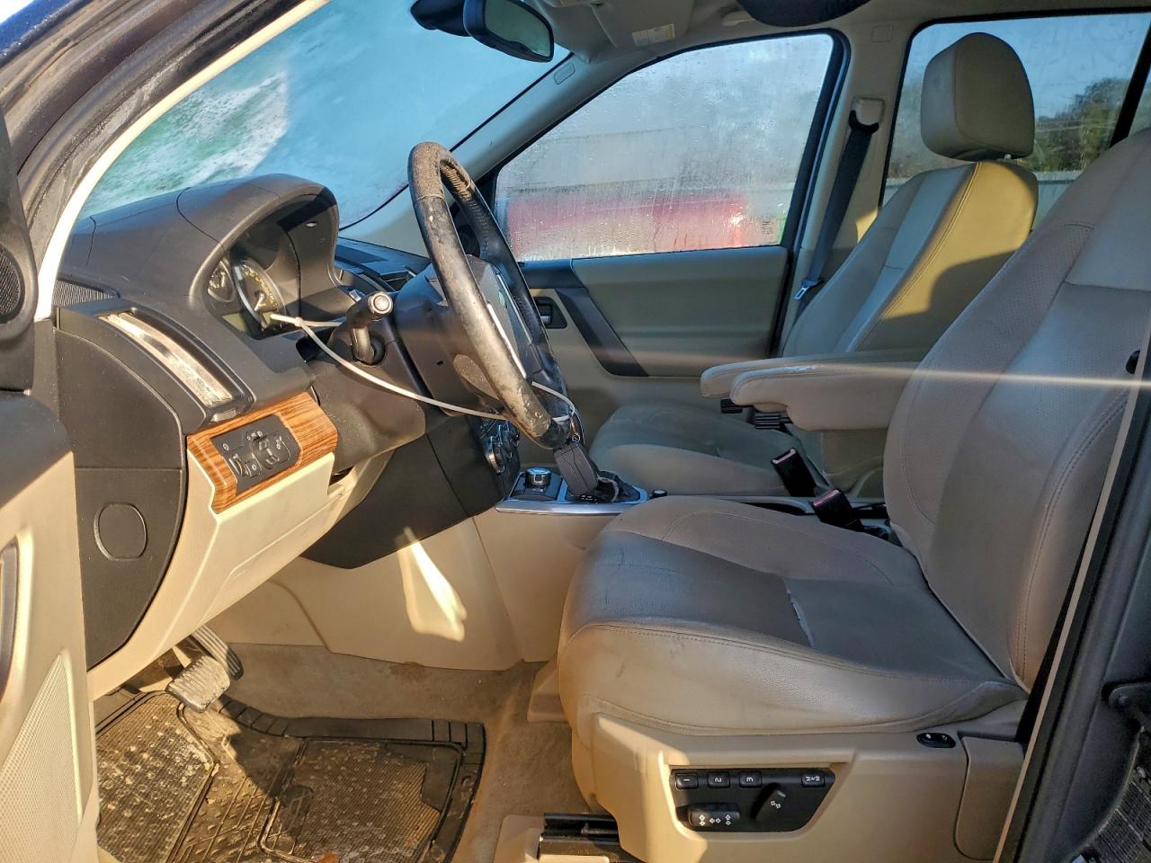 Land Rover LR2 Hse Image 4