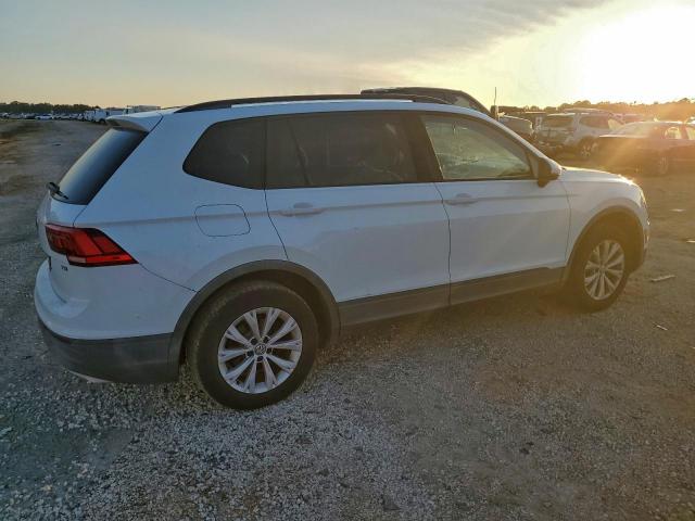 Volkswagen Tiguan S Image 4