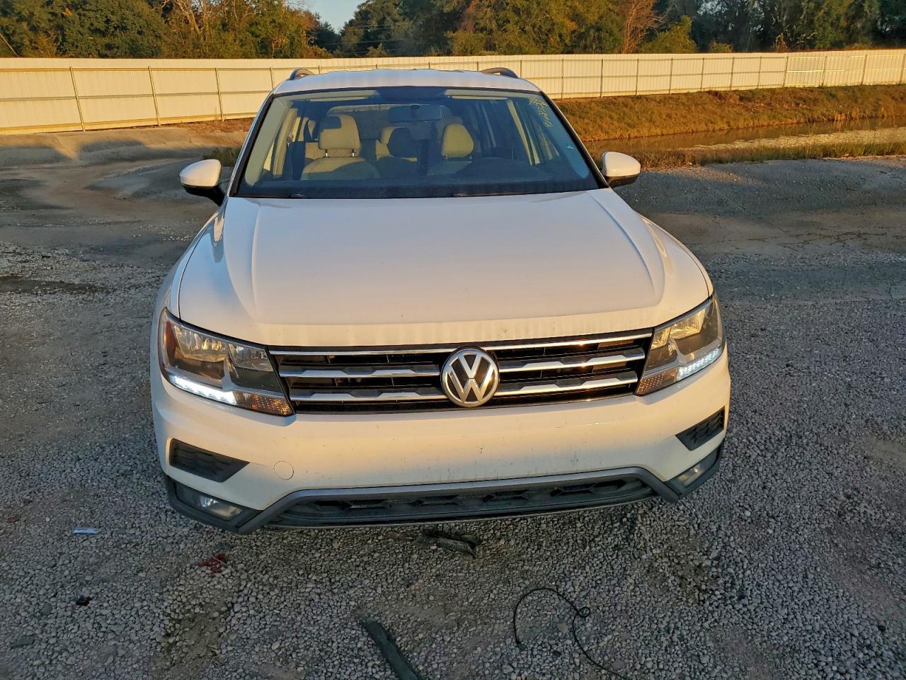 Volkswagen Tiguan S Image 6