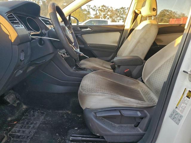 Volkswagen Tiguan S Image 9