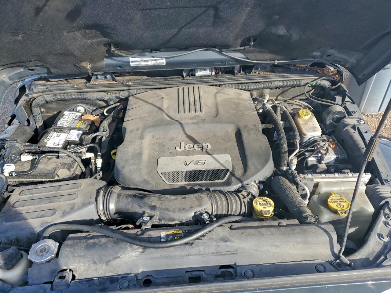 Jeep Wrangler Sahara Image 3