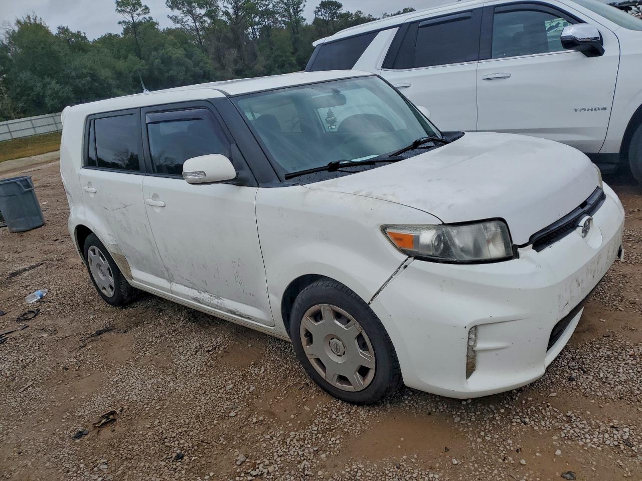 Toyota Scion Image 2