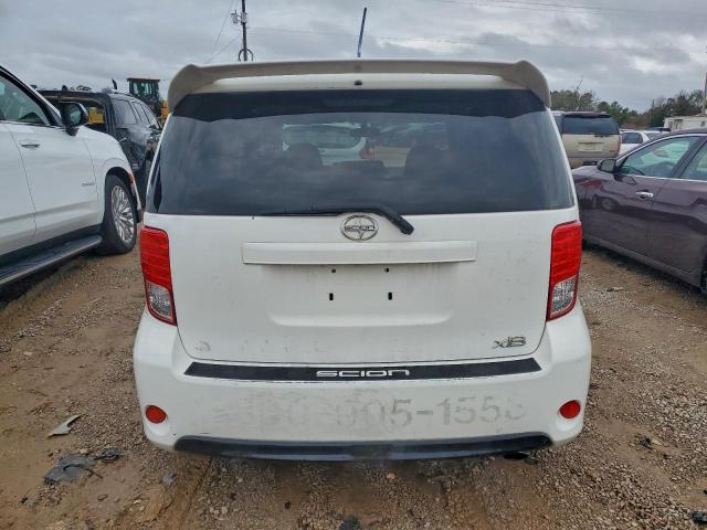 Toyota Scion Image 8