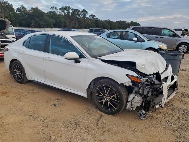 Toyota Camry Se Image 4