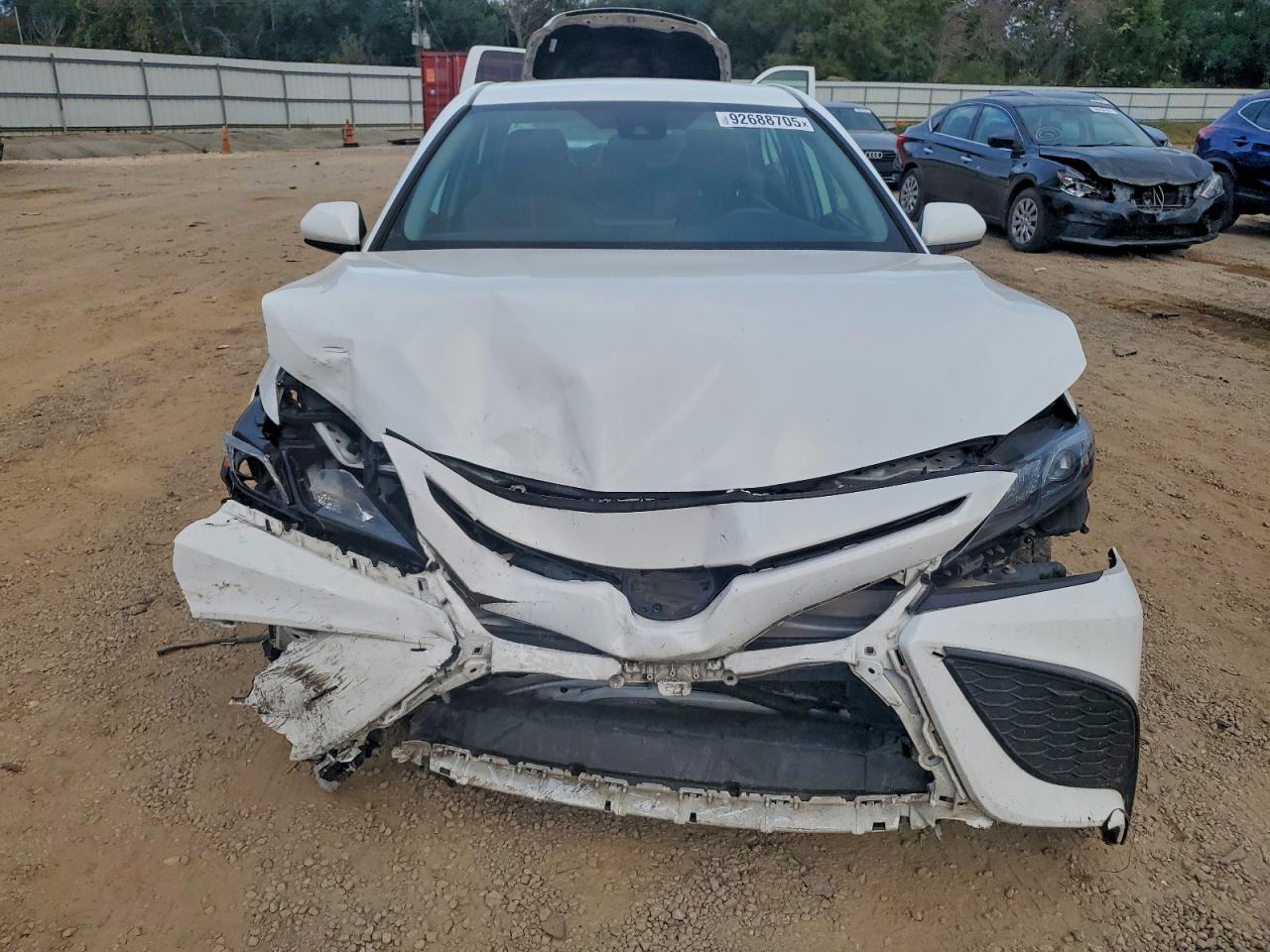 Toyota Camry Se Image 6