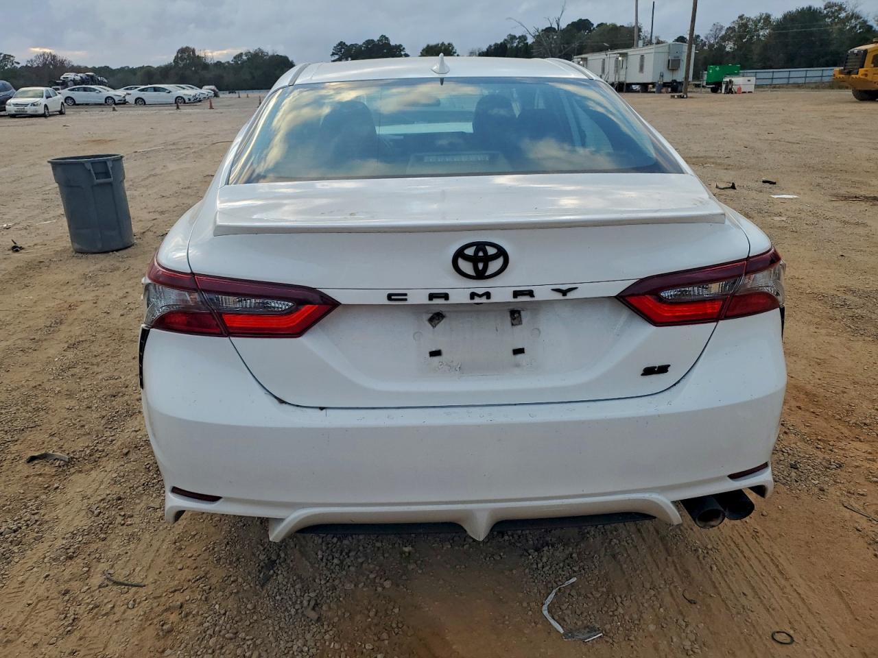 Toyota Camry Se Image 3