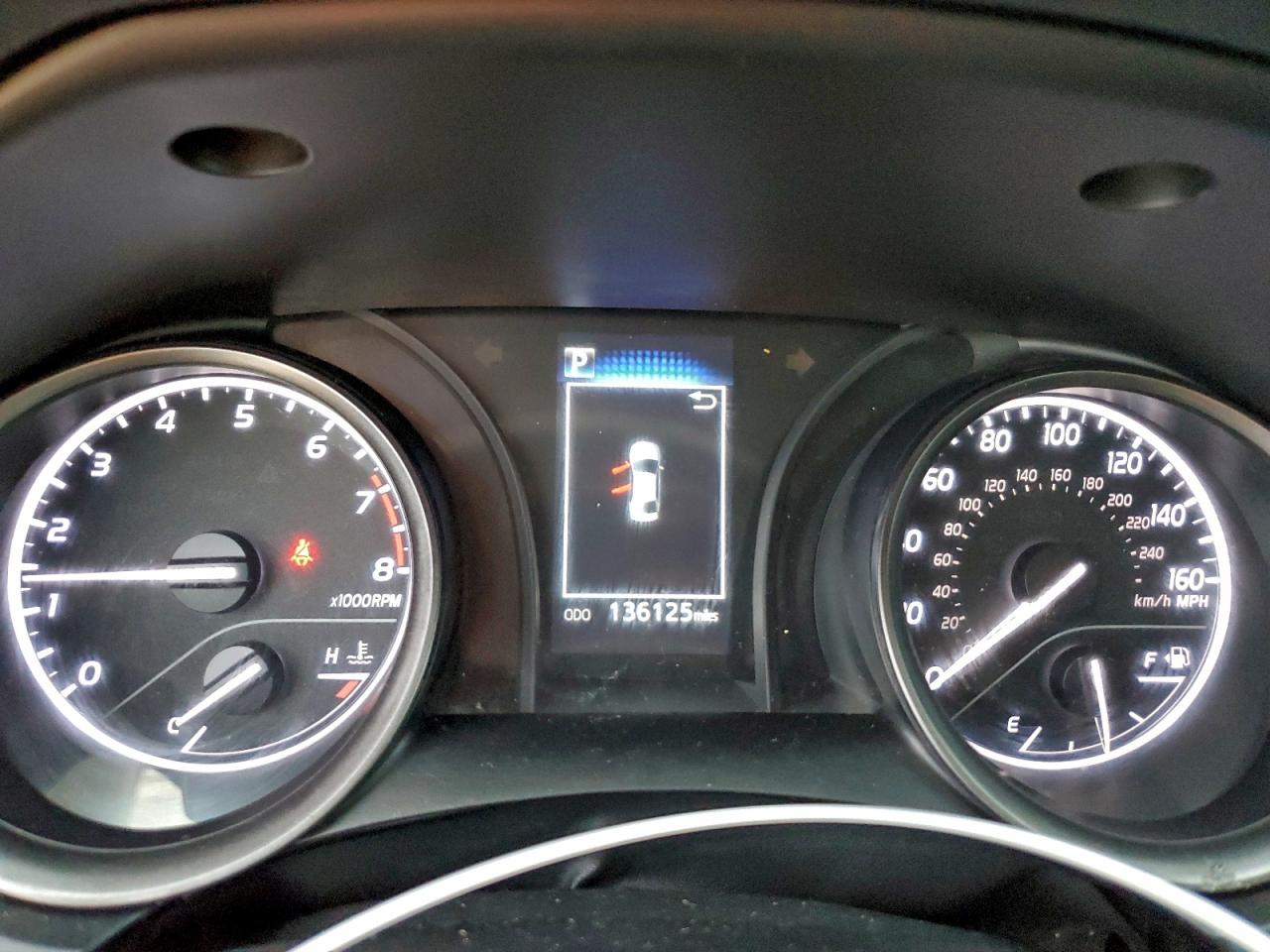 Toyota Camry Se Image 12