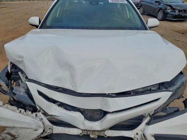 Toyota Camry Se Image 10