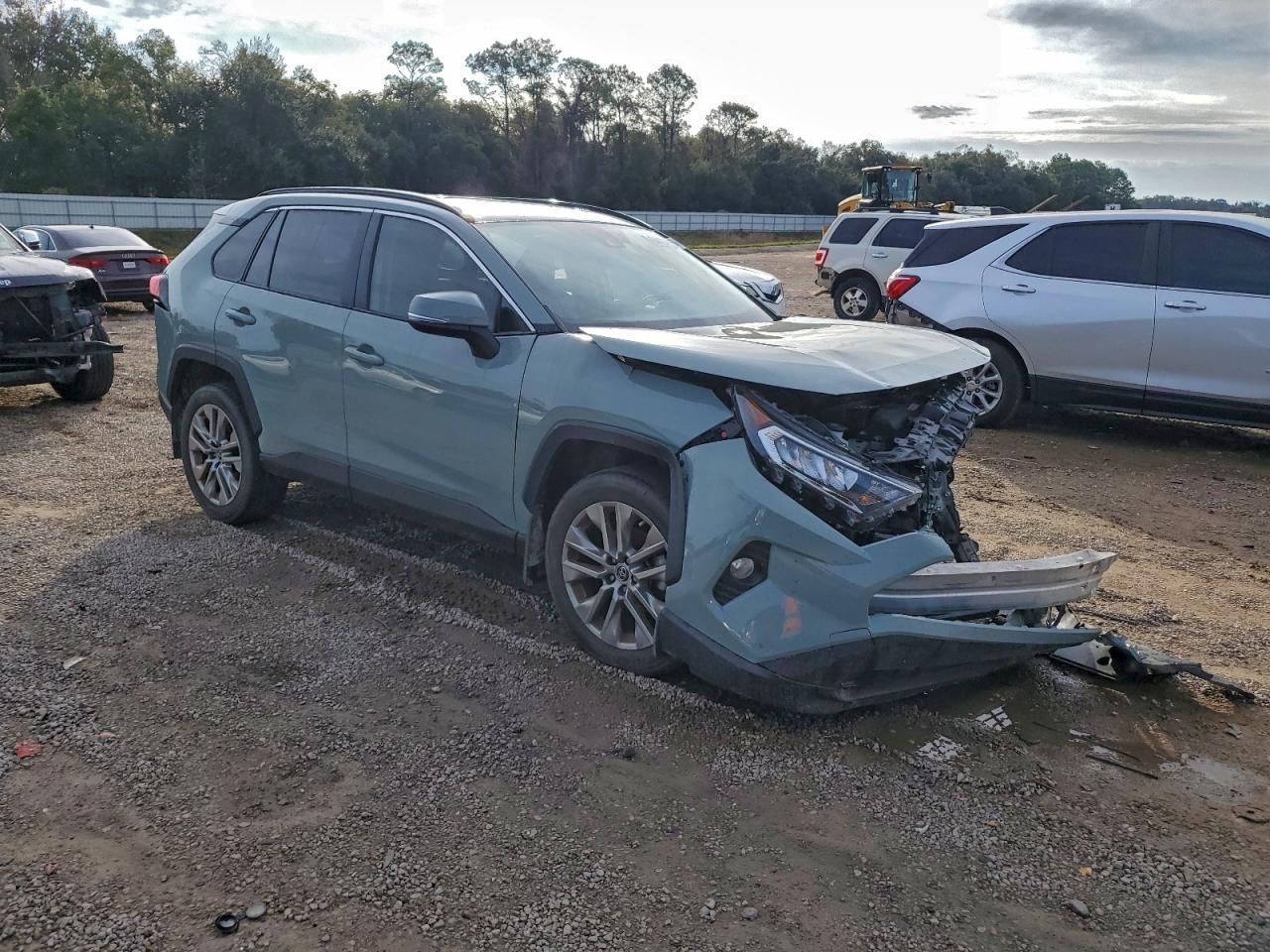 Toyota RAV4 Xle Premium Image 7