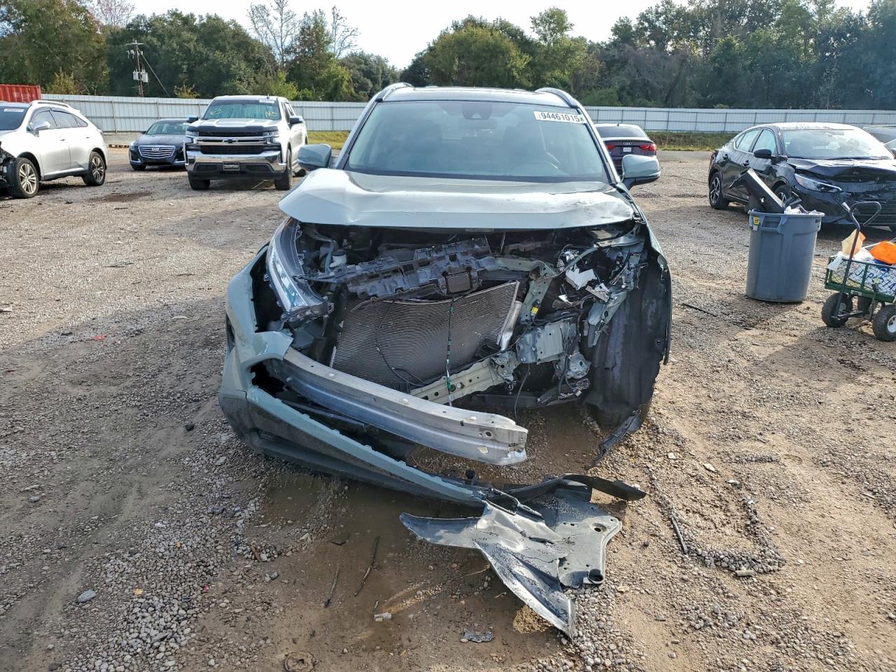 Toyota RAV4 Xle Premium Image 3