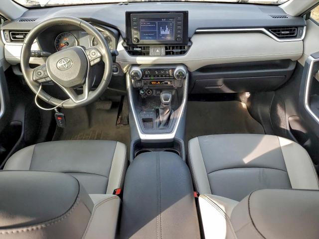 Toyota RAV4 Xle Premium Image 4