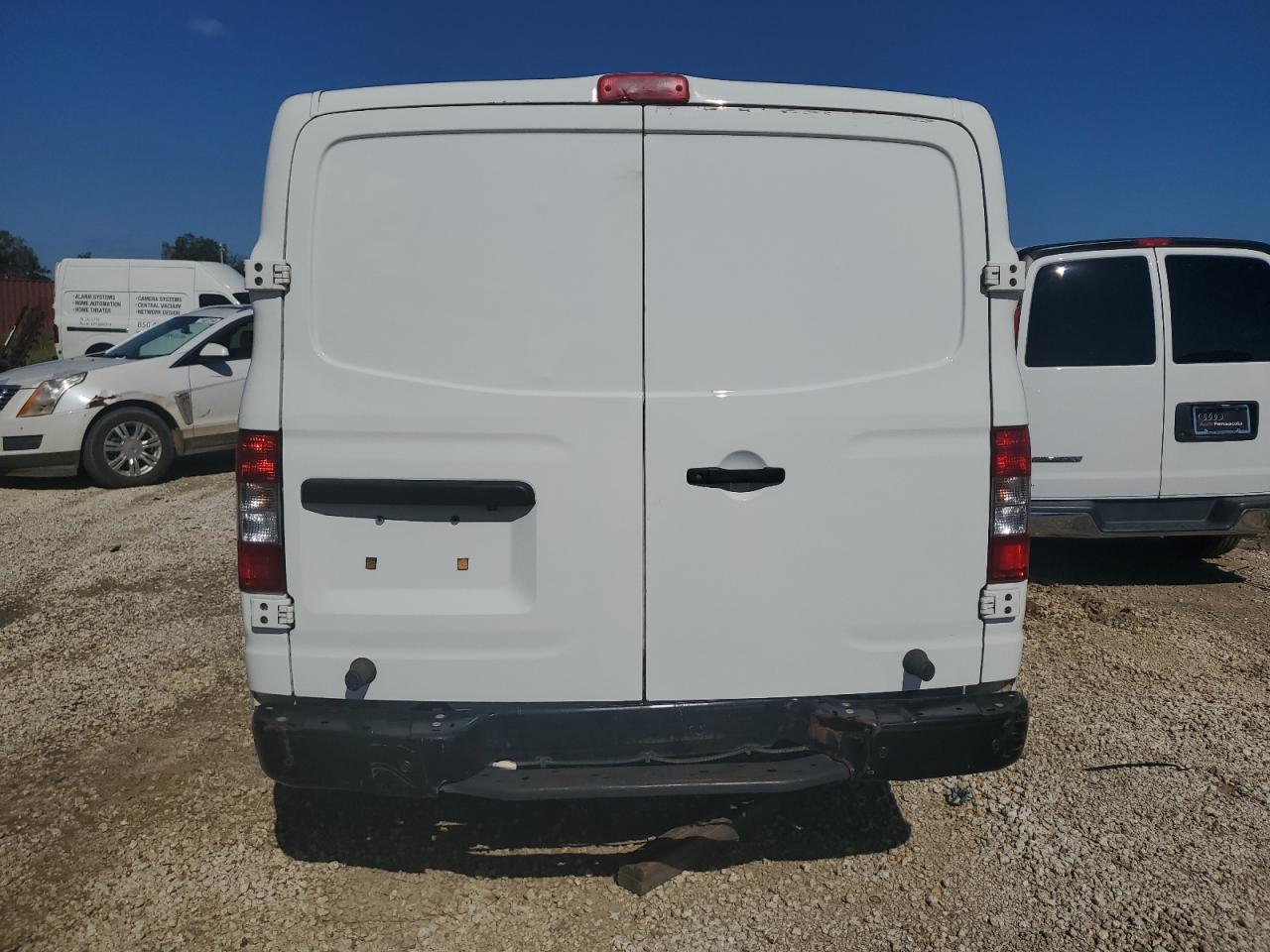 Nissan Nv 2500 S Image 8