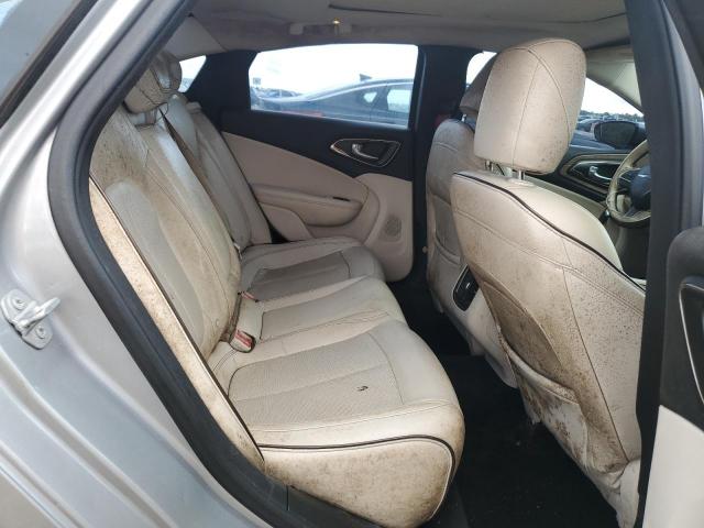 Chrysler 200 C Image 6