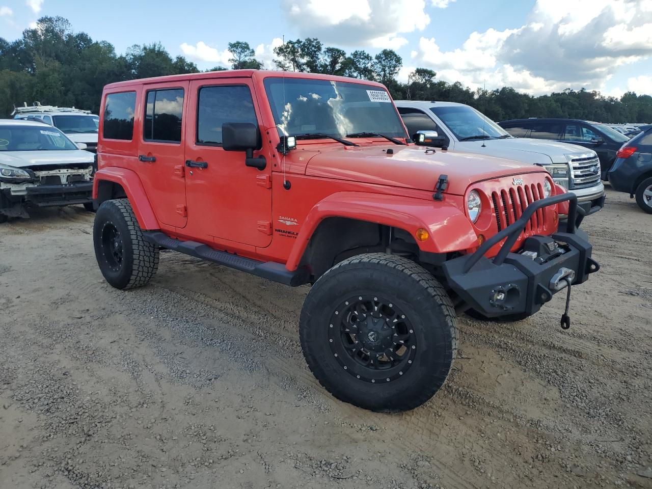 Jeep Wrangler Sahara Image 4