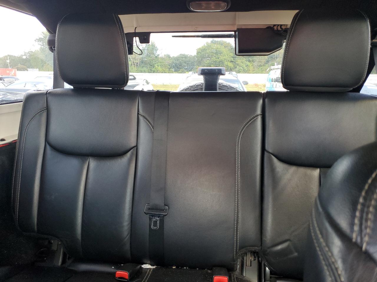 Jeep Wrangler Sahara Image 9