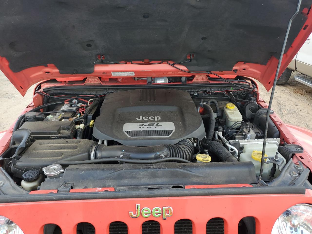 Jeep Wrangler Sahara Image 12