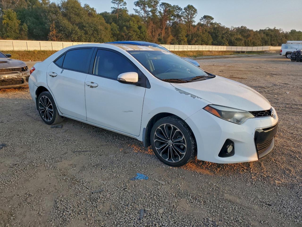 Toyota Corolla L Image 8