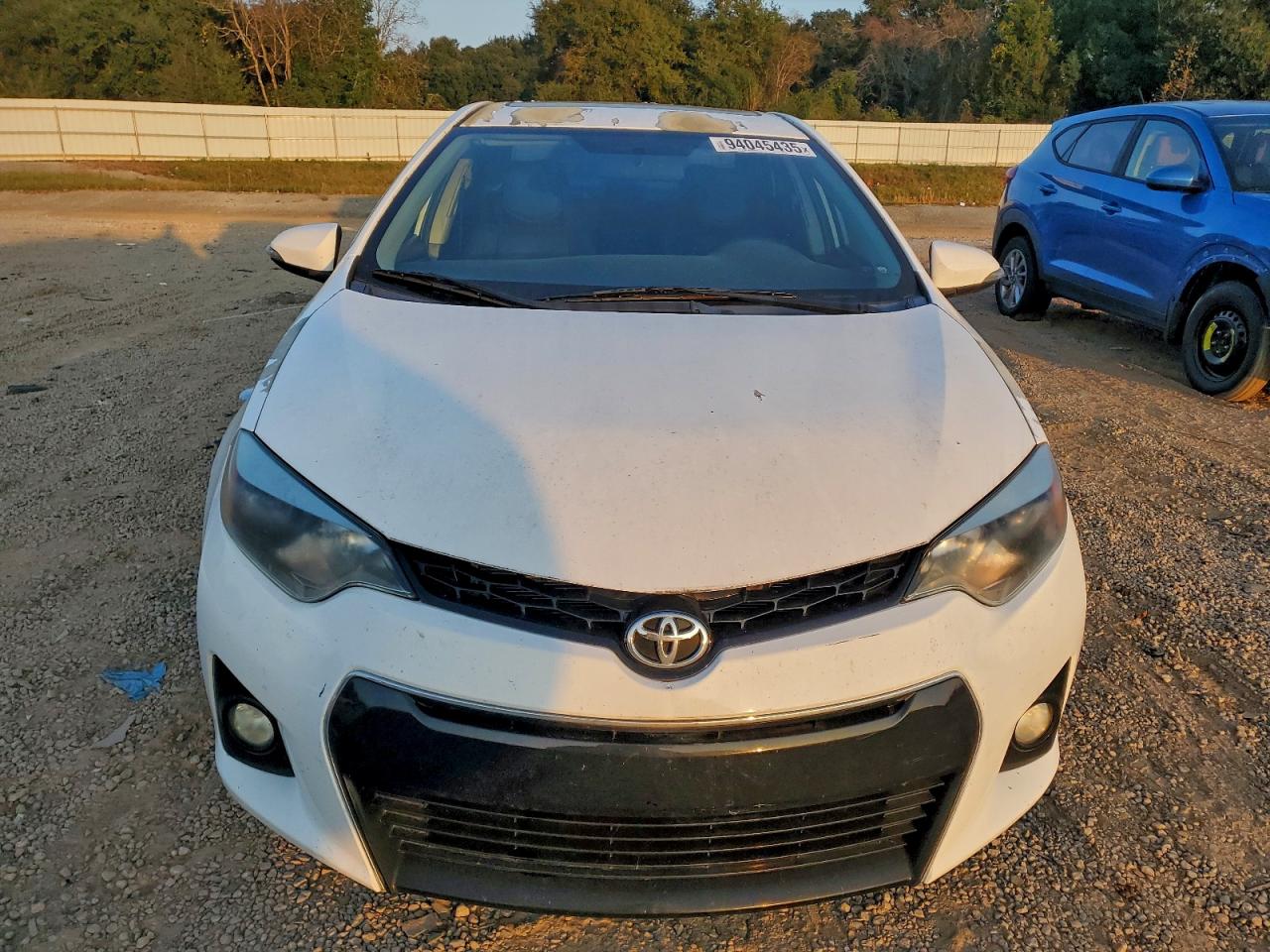 Toyota Corolla L Image 11