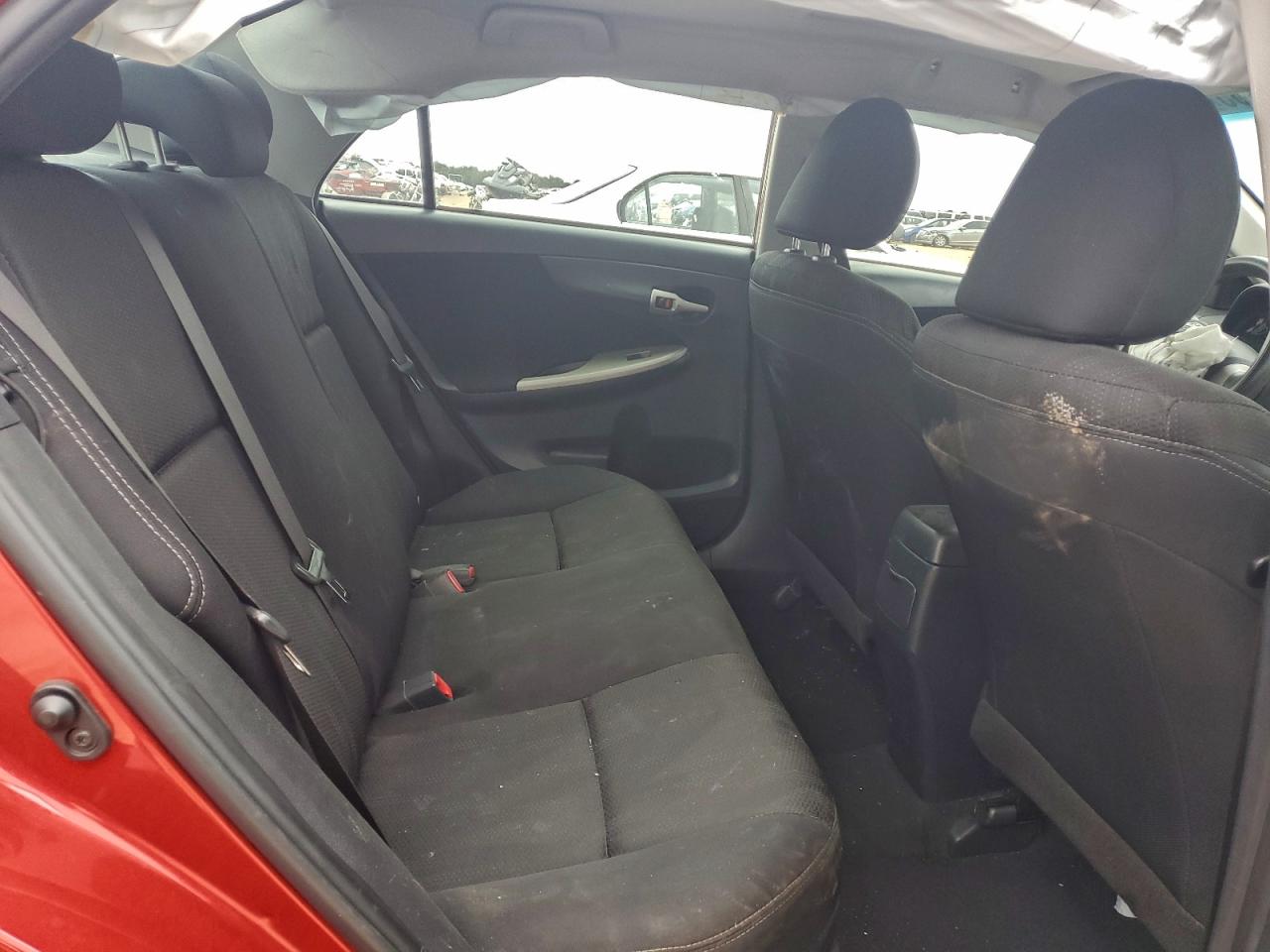 Toyota Corolla Base Image 7