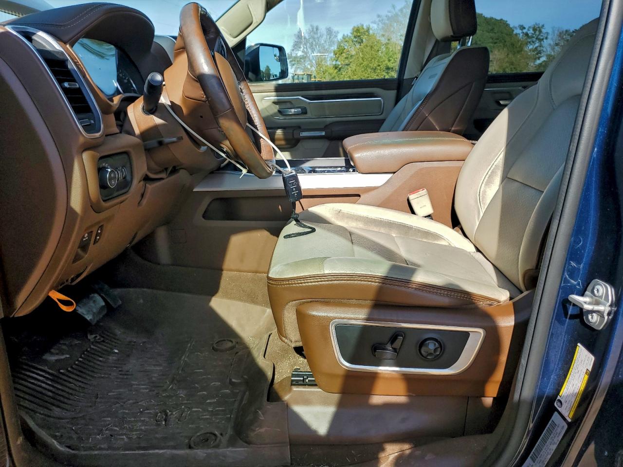 Ram 1500 Laramie Image 8