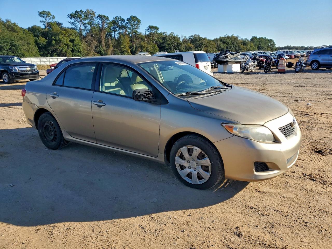 Toyota Corolla Base Image 11