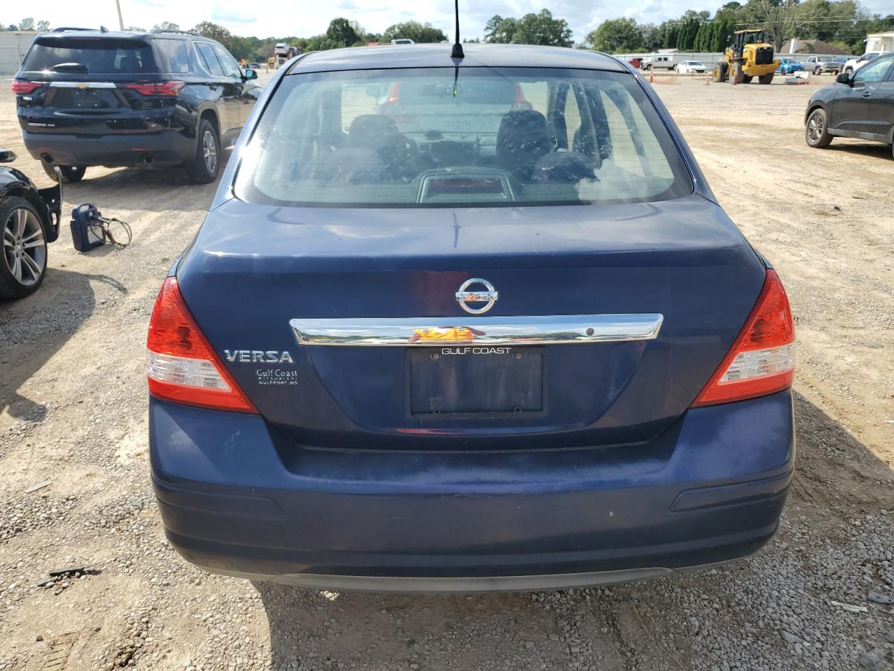 Nissan Versa S Image 6