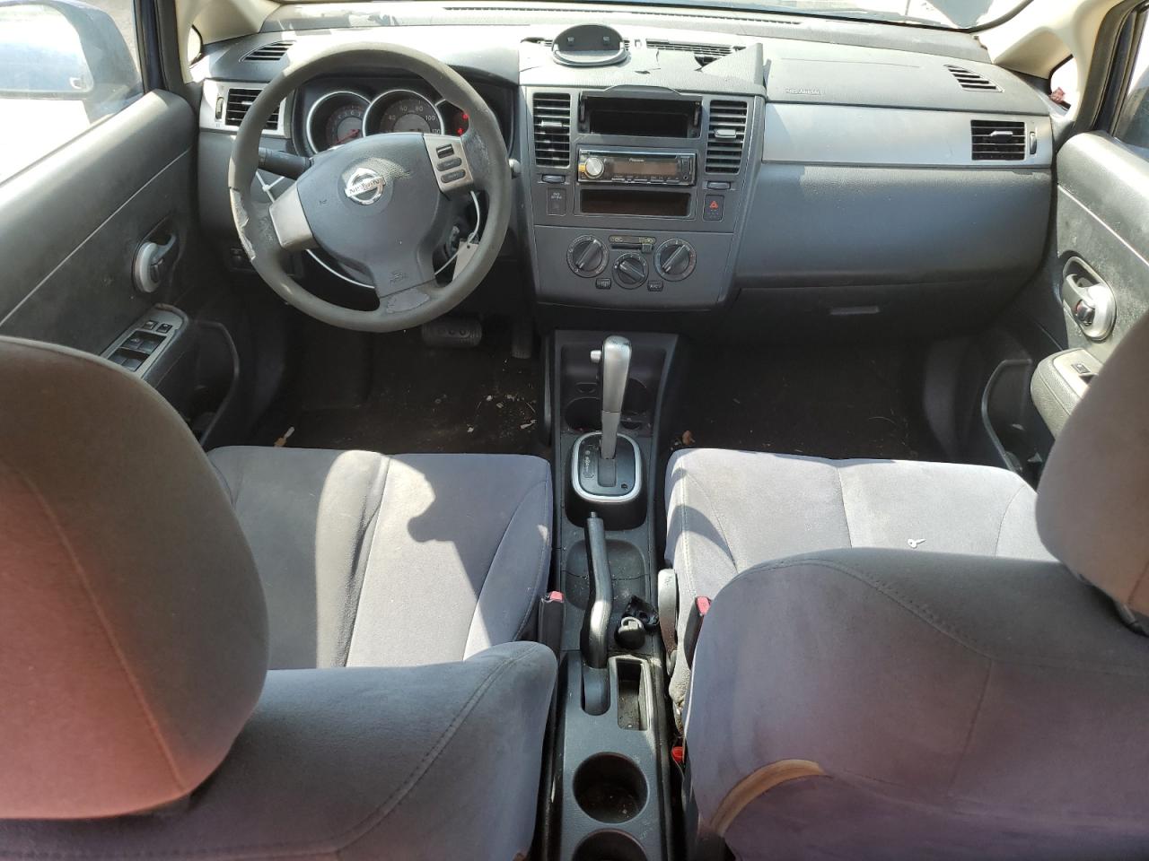 Nissan Versa S Image 12